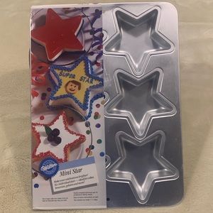 NWT Wilton Mini-star cake tin (6 cakes)